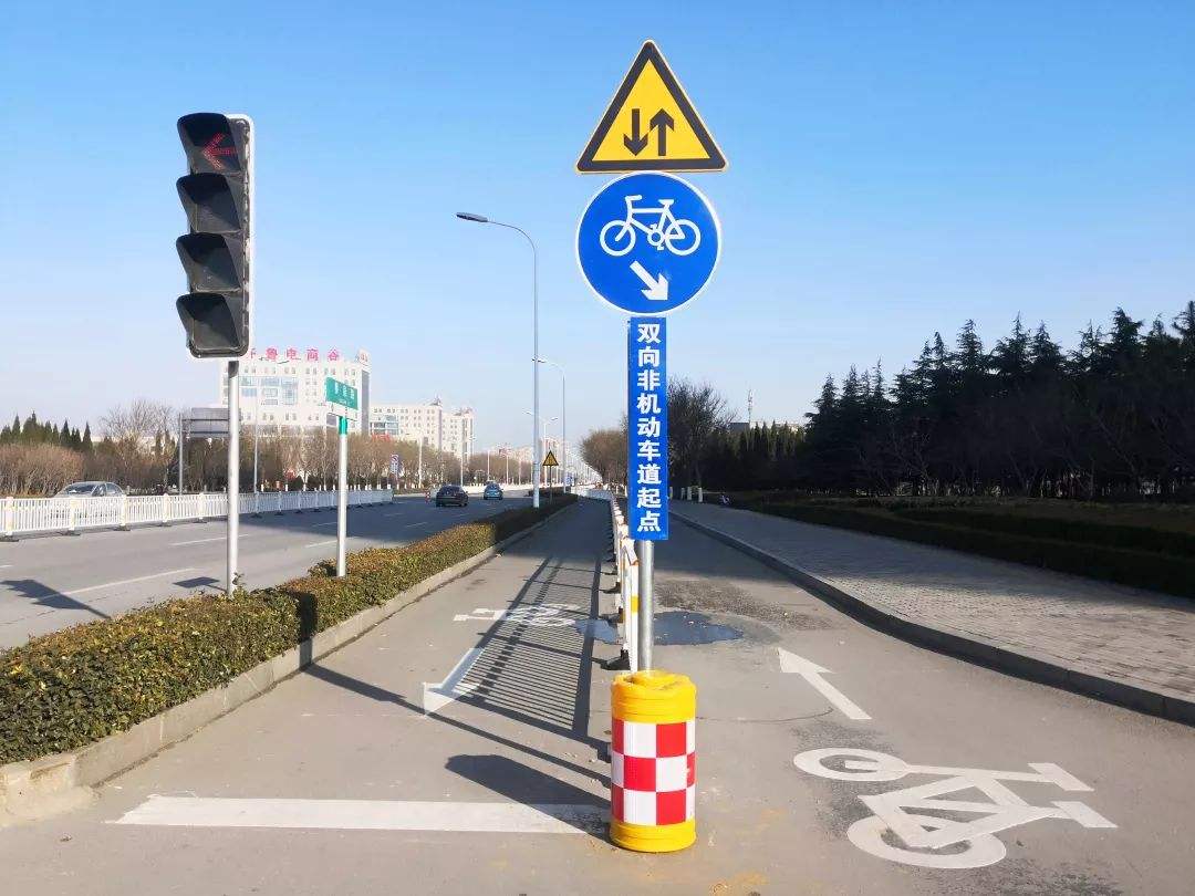 認(rèn)識機(jī)動車道標(biāo)志 解讀道路上的圖形語言